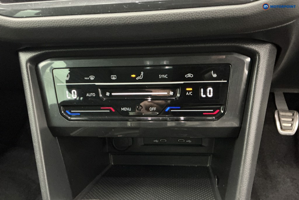 Volkswagen Tiguan Active Manual Petrol SUV - Stock Number (1586380) - 17th supplementary image