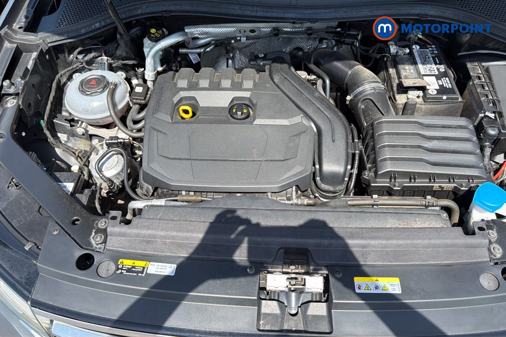 Volkswagen Tiguan R-Line Automatic Petrol SUV - Stock Number (1596594) - 2nd supplementary image