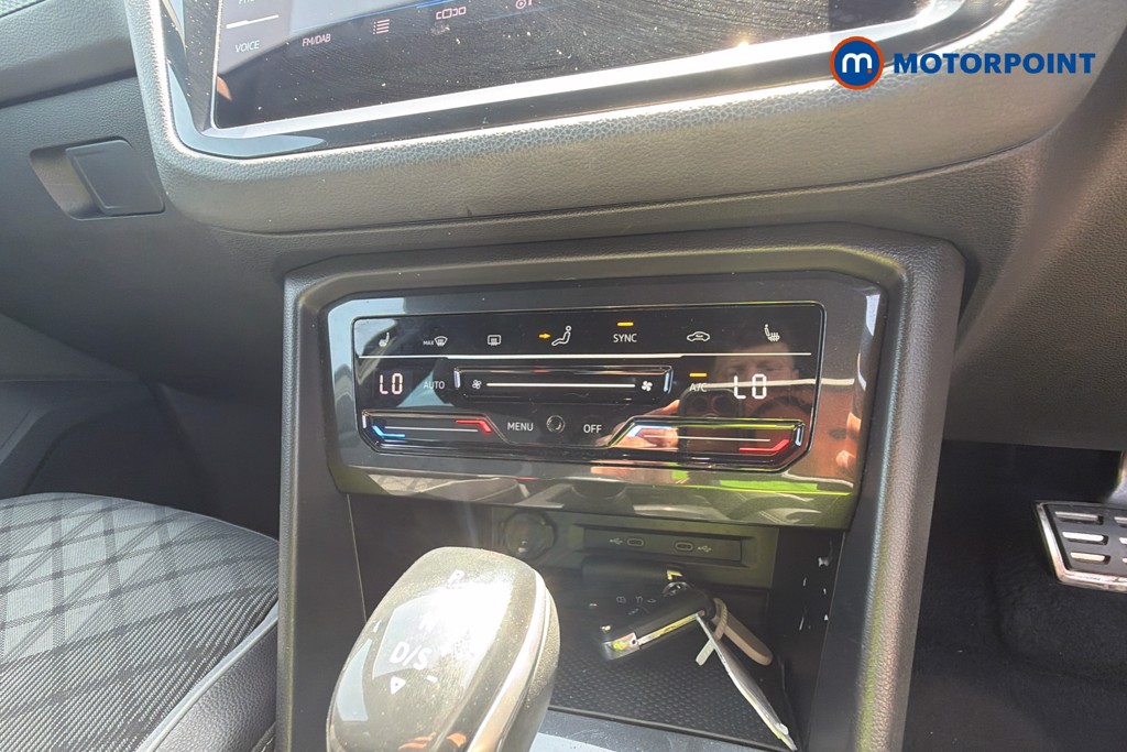 Volkswagen Tiguan R-Line Automatic Petrol SUV - Stock Number (1596594) - 21st supplementary image