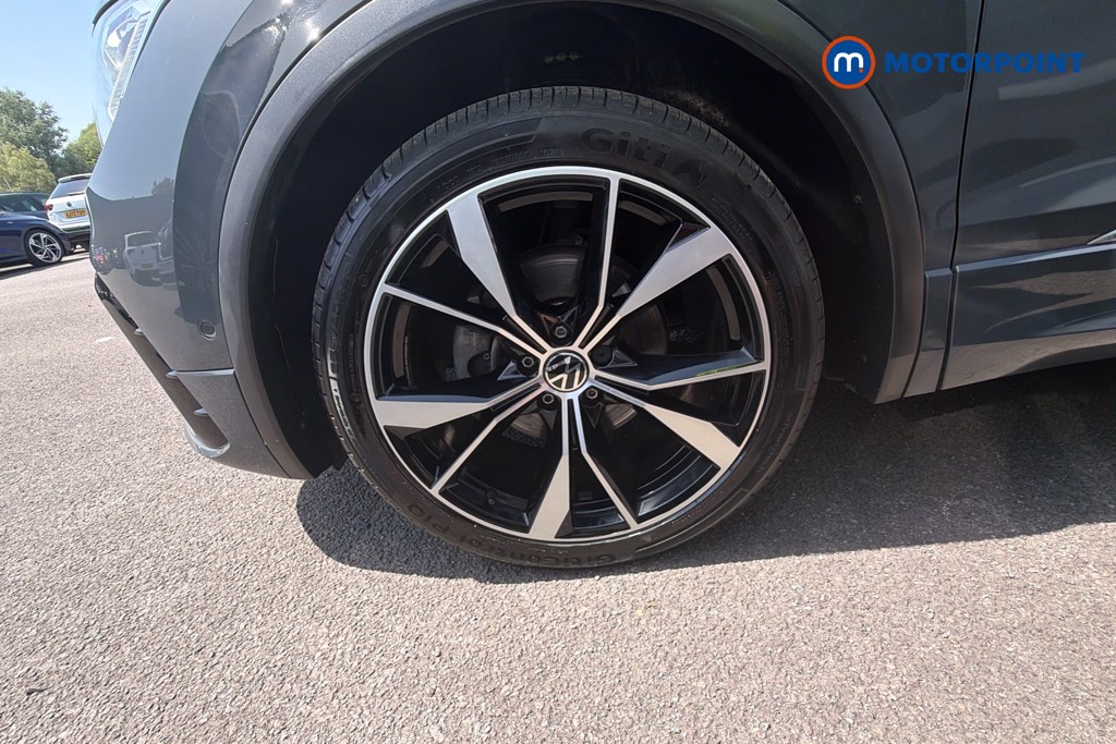 Volkswagen Tiguan R-Line Automatic Petrol SUV - Stock Number (1596594) - 41st supplementary image