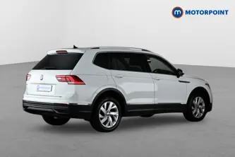 Volkswagen Tiguan Allspace Life Automatic Petrol SUV - Stock Number (1637510) - Drivers side rear corner
