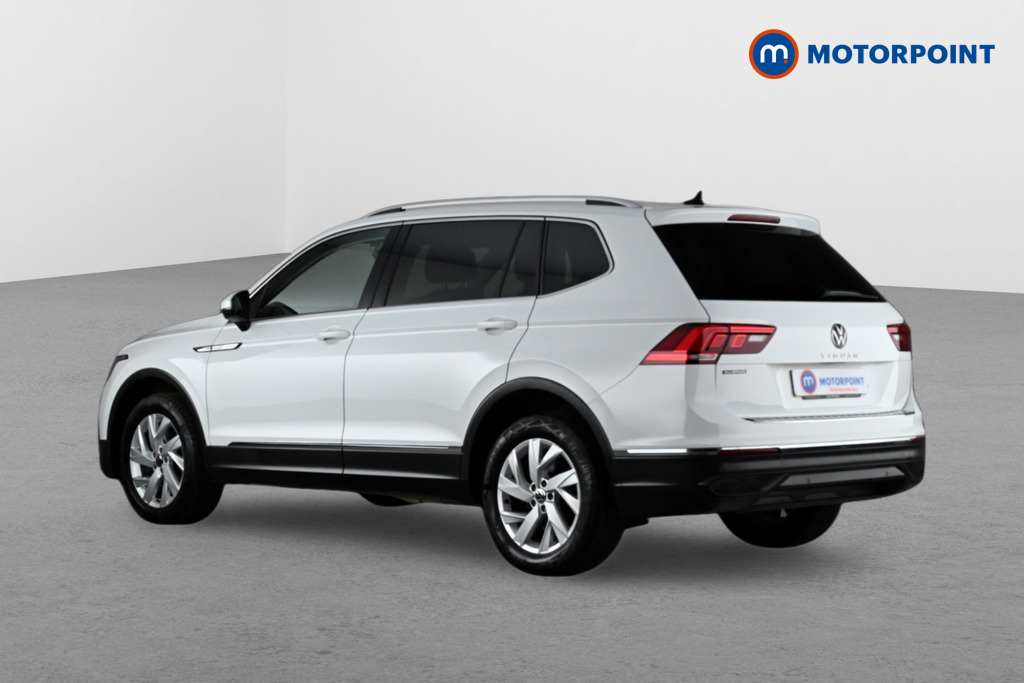 Volkswagen Tiguan Allspace Life Automatic Petrol SUV - Stock Number (1637510) - Passenger side rear corner