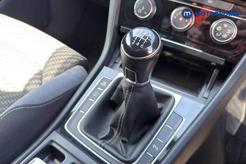 Volkswagen Golf R-Line Manual Petrol Hatchback - Stock Number (1637889) - 15th supplementary image