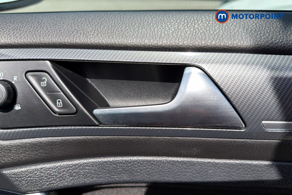 Volkswagen Golf R-Line Manual Petrol Hatchback - Stock Number (1637889) - 42nd supplementary image