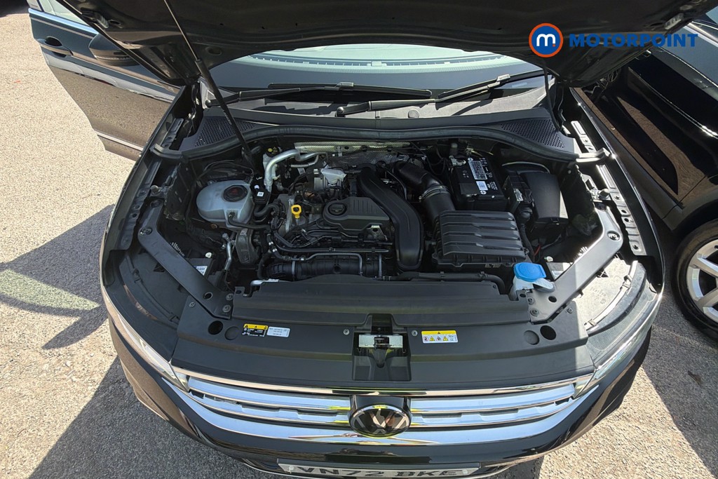 Volkswagen Tiguan R-Line Automatic Petrol SUV - Stock Number (1639113) - 2nd supplementary image