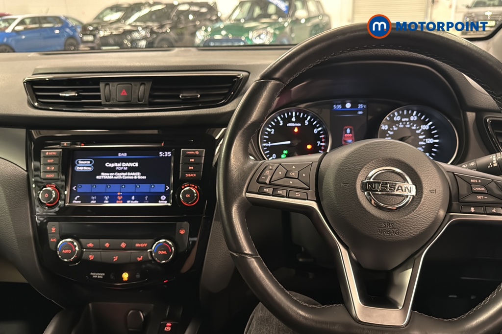 Nissan Qashqai N-Tec Manual Petrol SUV - Stock Number (1639232) - 1st supplementary image