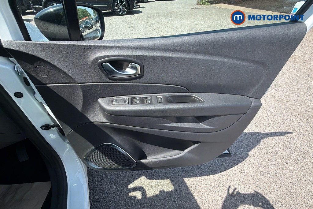 Renault Captur Iconic Automatic Petrol SUV - Stock Number (1646631) - 36th supplementary image