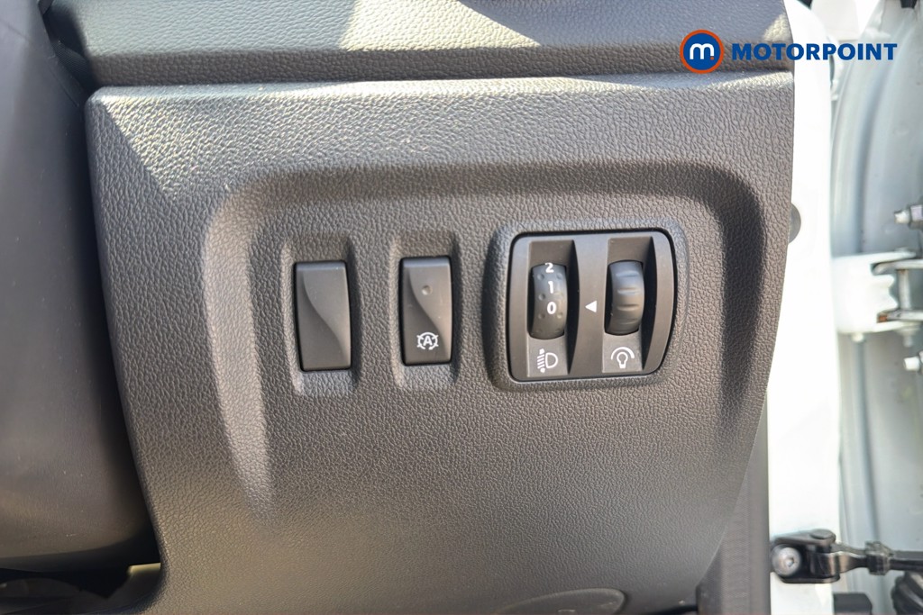 Renault Captur Iconic Automatic Petrol SUV - Stock Number (1646631) - 42nd supplementary image