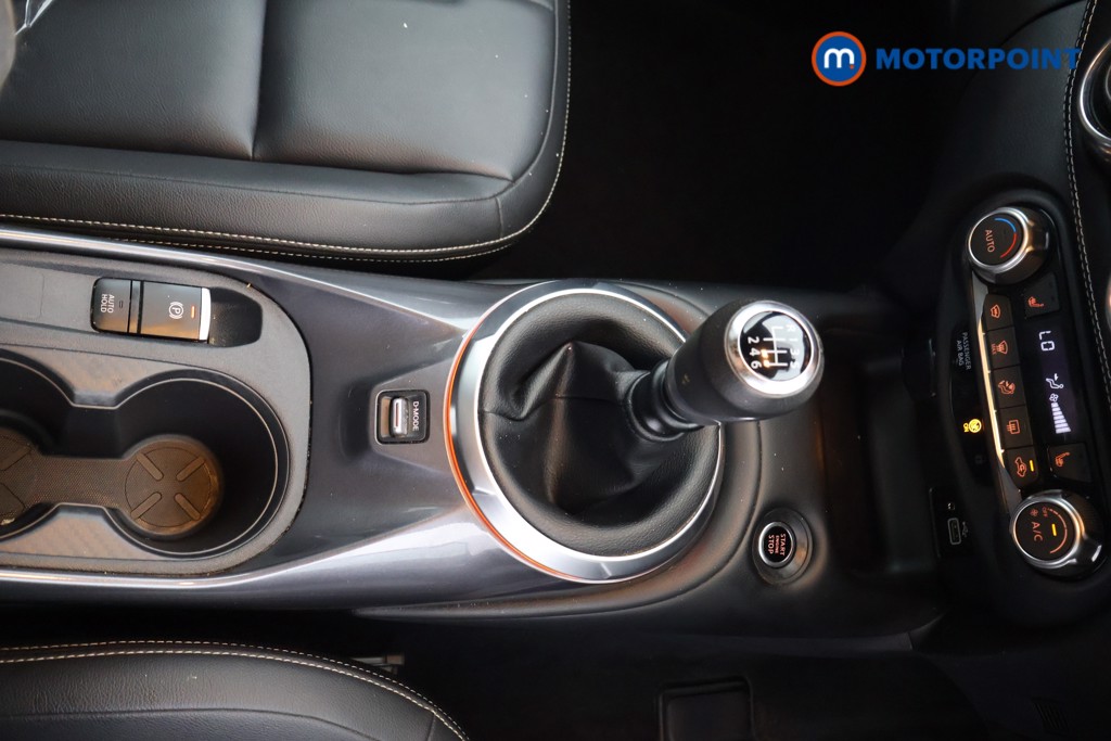 Nissan Juke Tekna Manual Petrol SUV - Stock Number (1648757) - 13th supplementary image