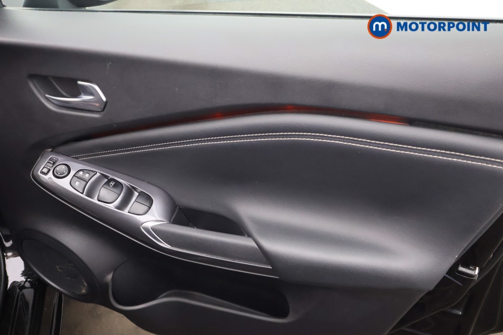 Nissan Juke Tekna Manual Petrol SUV - Stock Number (1648757) - 14th supplementary image