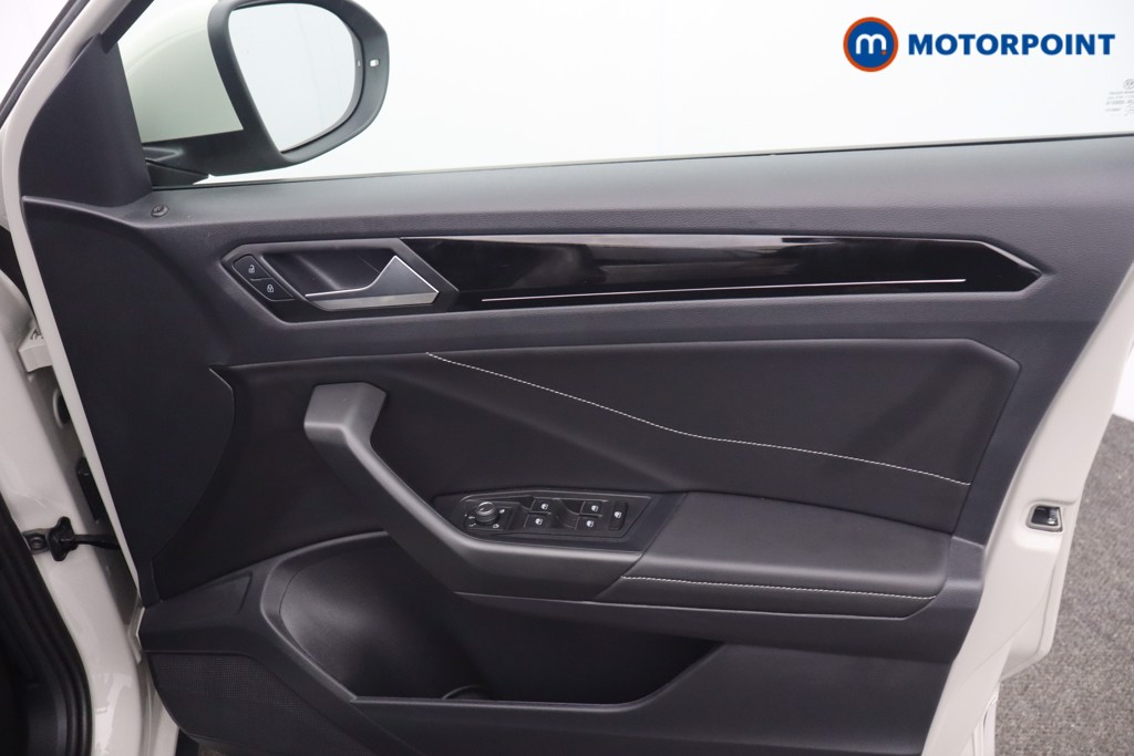Volkswagen T-Roc R-Line Automatic Petrol SUV - Stock Number (1649531) - 9th supplementary image