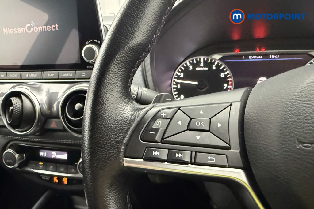 Nissan Juke N-Connecta Automatic Petrol SUV - Stock Number (1650111) - 7th supplementary image