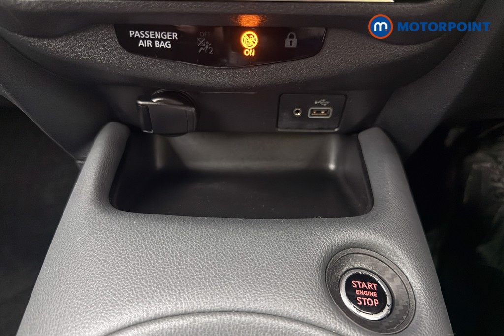Nissan Juke N-Connecta Automatic Petrol SUV - Stock Number (1650111) - 14th supplementary image