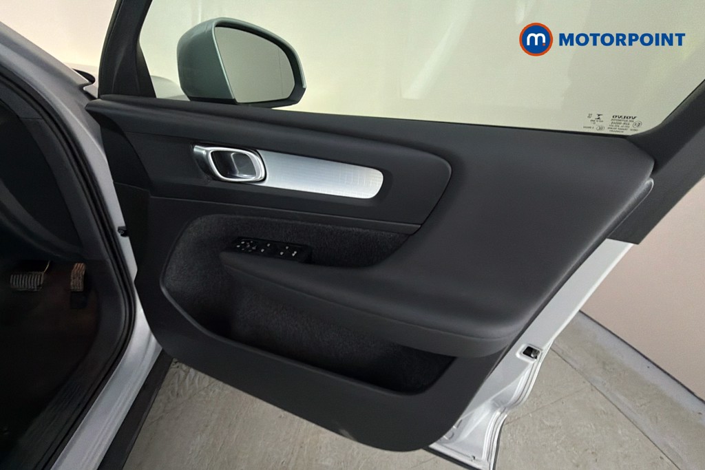 Volvo Xc40 Core Automatic Petrol SUV - Stock Number (1650752) - 19th supplementary image
