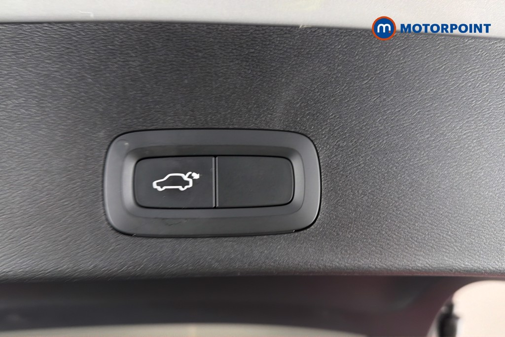 Volvo Xc40 Core Automatic Petrol SUV - Stock Number (1650752) - 35th supplementary image