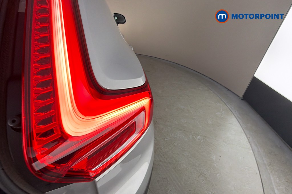 Volvo Xc40 Core Automatic Petrol SUV - Stock Number (1650752) - 38th supplementary image