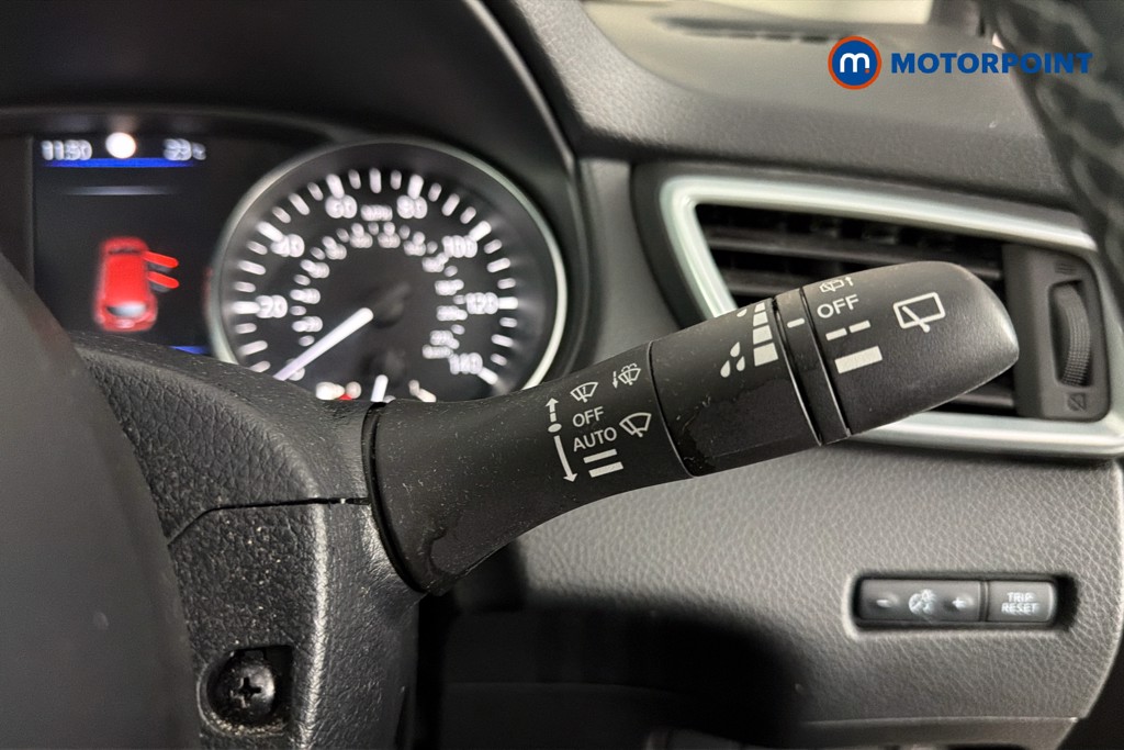 Nissan Qashqai N-Motion Manual Petrol SUV - Stock Number (1650762) - 7th supplementary image