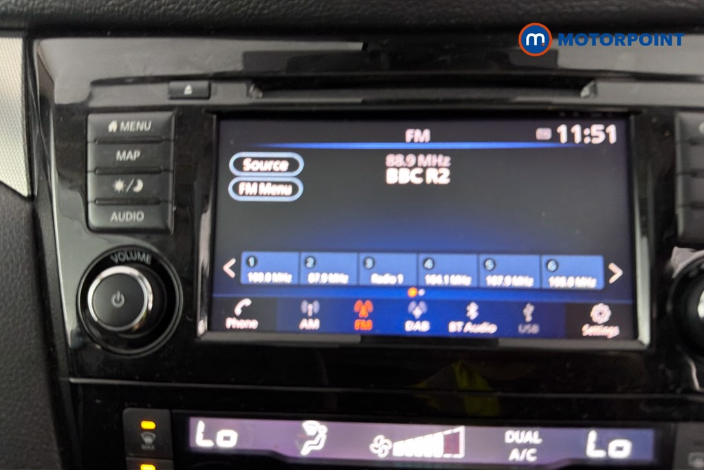 Nissan Qashqai N-Motion Manual Petrol SUV - Stock Number (1650762) - 9th supplementary image
