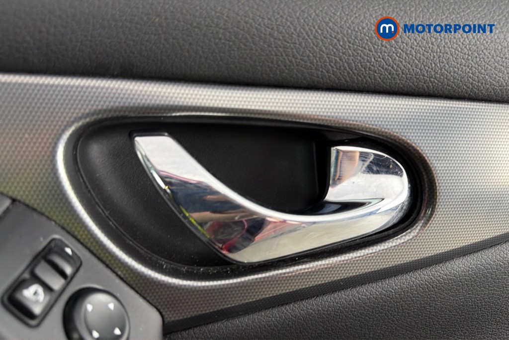 Nissan Qashqai N-Motion Manual Petrol SUV - Stock Number (1650762) - 42nd supplementary image