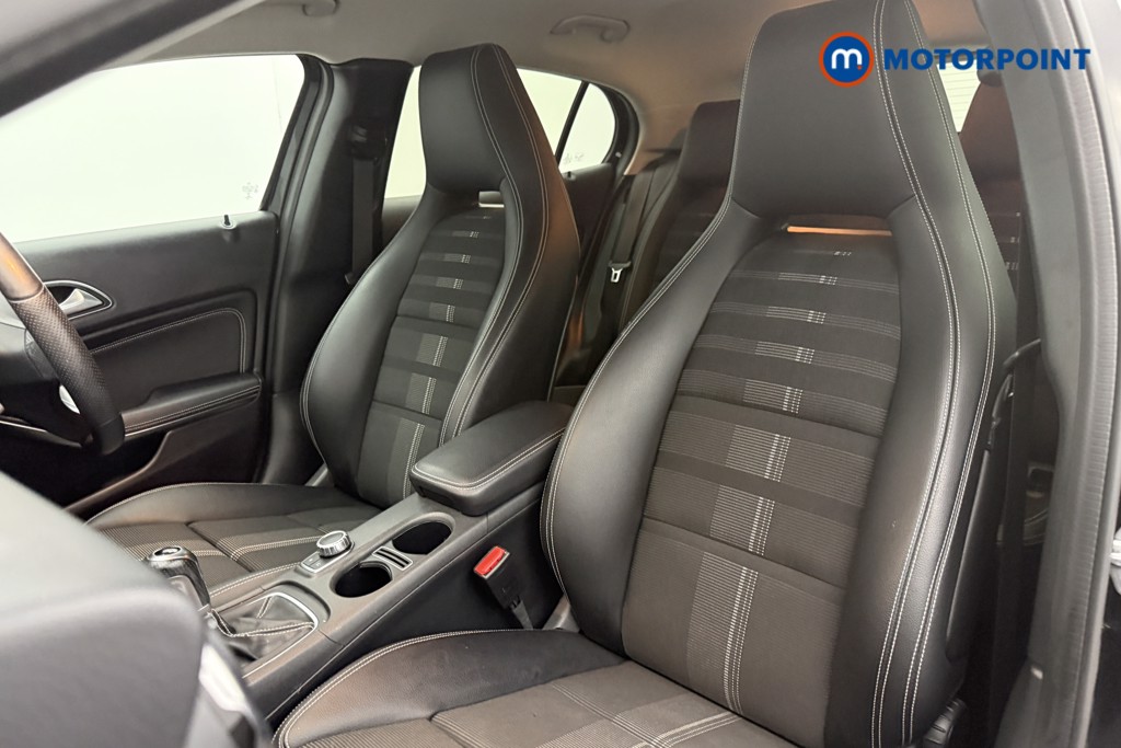 Mercedes-Benz GLA Urban Edition Manual Petrol SUV - Stock Number (1651004) - 3rd supplementary image