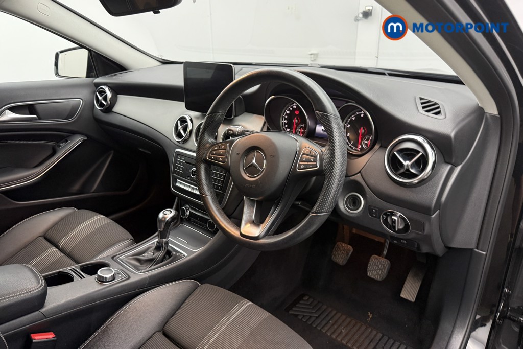 Mercedes-Benz GLA Urban Edition Manual Petrol SUV - Stock Number (1651004) - 6th supplementary image