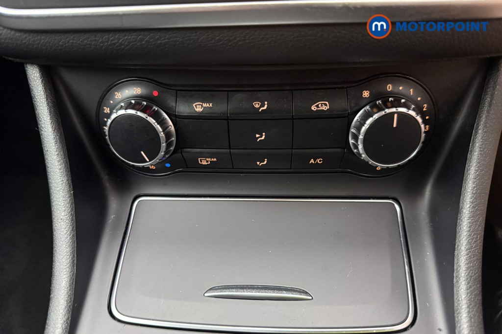 Mercedes-Benz GLA Urban Edition Manual Petrol SUV - Stock Number (1651004) - 15th supplementary image