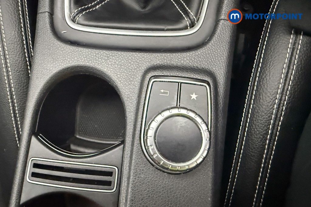 Mercedes-Benz GLA Urban Edition Manual Petrol SUV - Stock Number (1651004) - 16th supplementary image