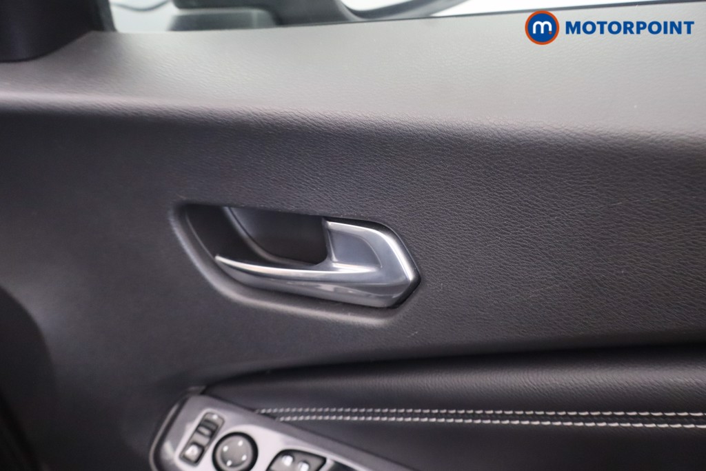 Nissan Juke N-Connecta Manual Petrol SUV - Stock Number (1651237) - 15th supplementary image