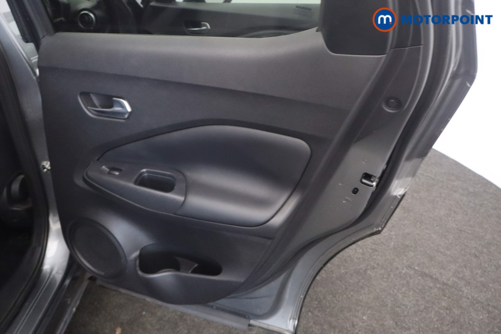 Nissan Juke N-Connecta Manual Petrol SUV - Stock Number (1651237) - 18th supplementary image