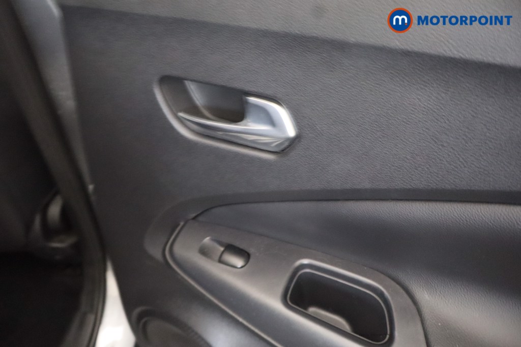 Nissan Juke N-Connecta Manual Petrol SUV - Stock Number (1651237) - 19th supplementary image