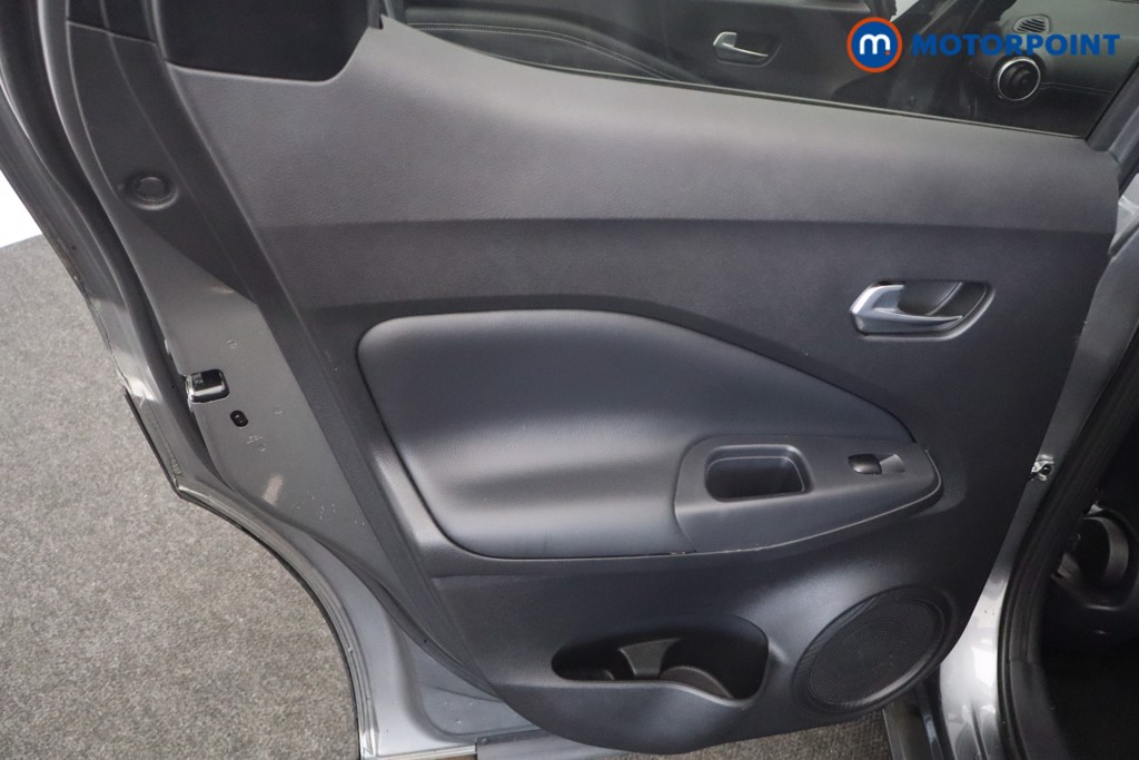Nissan Juke N-Connecta Manual Petrol SUV - Stock Number (1651237) - 21st supplementary image
