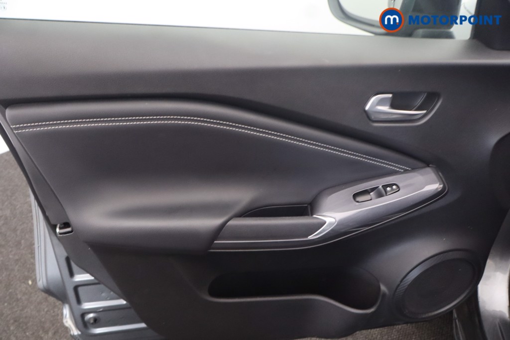 Nissan Juke N-Connecta Manual Petrol SUV - Stock Number (1651237) - 25th supplementary image