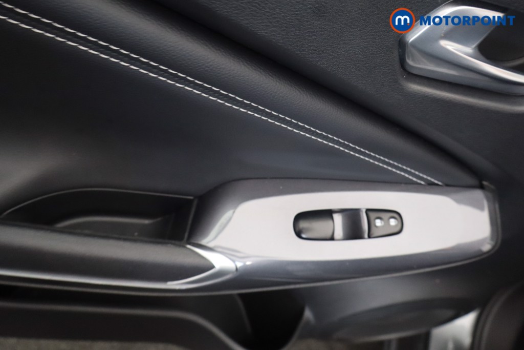Nissan Juke N-Connecta Manual Petrol SUV - Stock Number (1651237) - 27th supplementary image