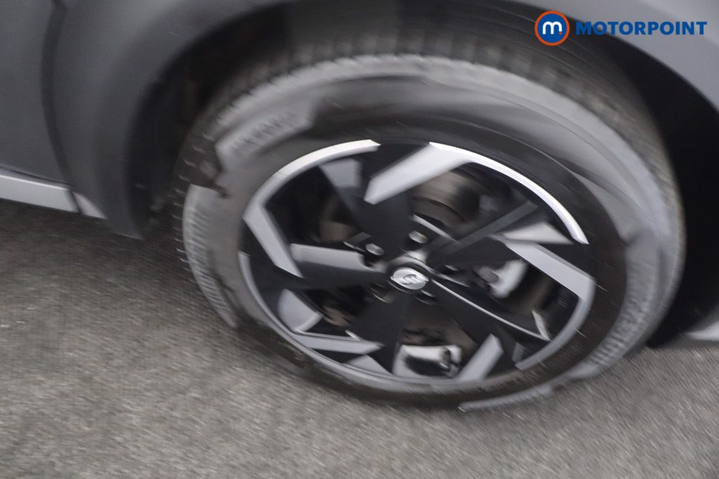 Nissan Juke N-Connecta Manual Petrol SUV - Stock Number (1651237) - 33rd supplementary image