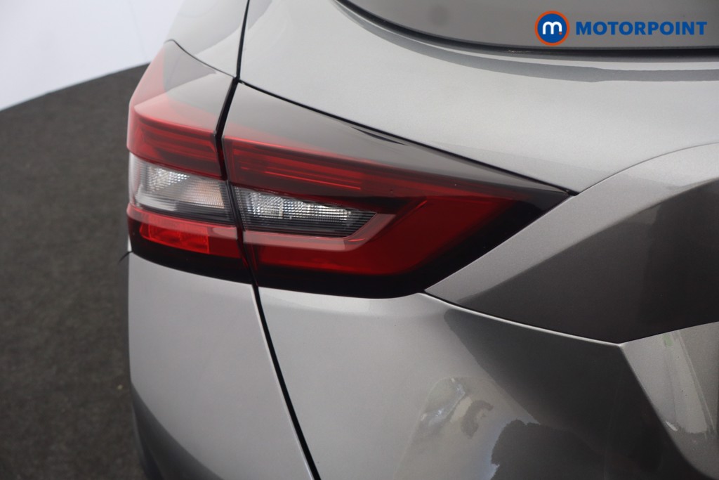 Nissan Juke N-Connecta Manual Petrol SUV - Stock Number (1651237) - 40th supplementary image