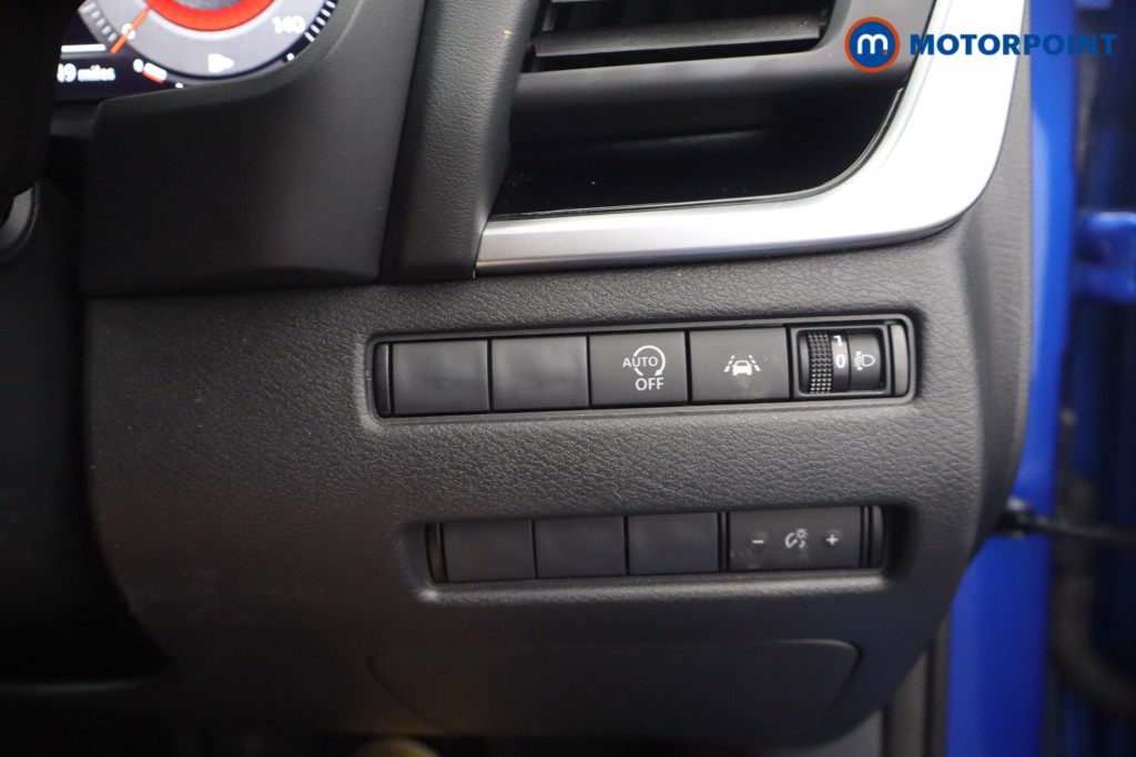 Nissan Qashqai N-Connecta Manual Petrol SUV - Stock Number (1651262) - 8th supplementary image