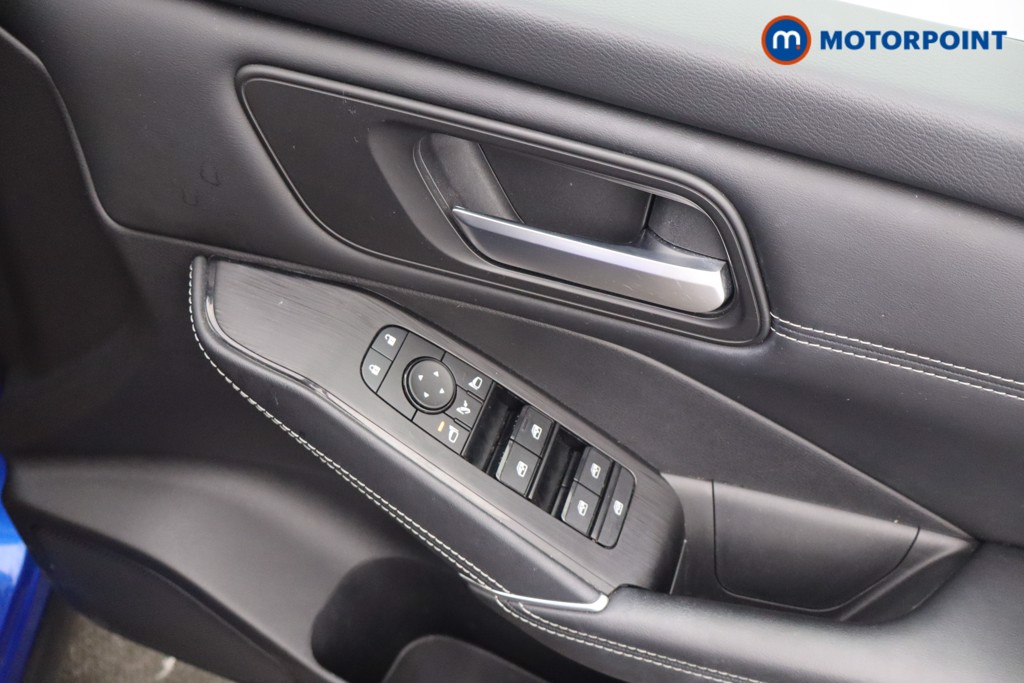 Nissan Qashqai N-Connecta Manual Petrol SUV - Stock Number (1651262) - 9th supplementary image