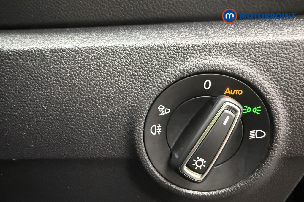 Volkswagen T-Roc Style Manual Petrol SUV - Stock Number (1651961) - 17th supplementary image