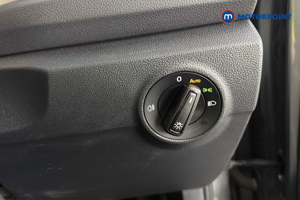 Volkswagen T-Roc Life Manual Petrol SUV - Stock Number (1652824) - 18th supplementary image