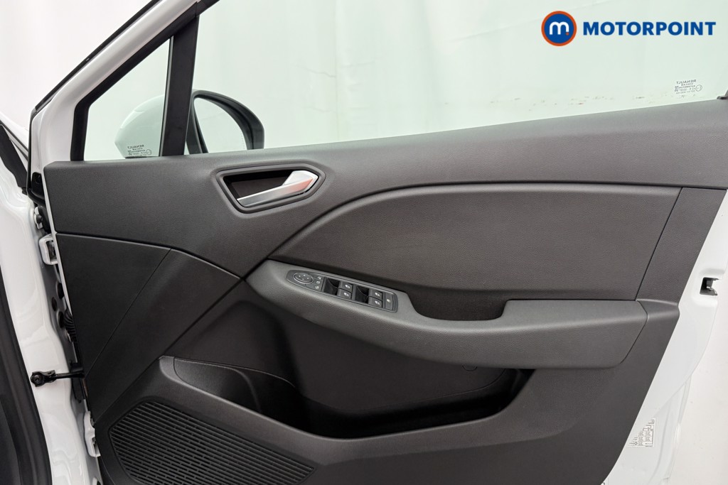 Renault Clio Iconic Automatic Petrol-Electric Hybrid Hatchback - Stock Number (1653369) - 13th supplementary image