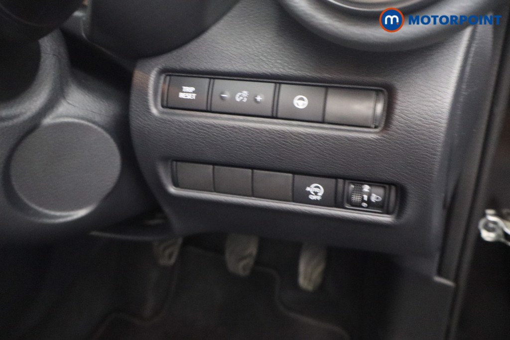 Nissan Juke Tekna Manual Petrol SUV - Stock Number (1654063) - 14th supplementary image