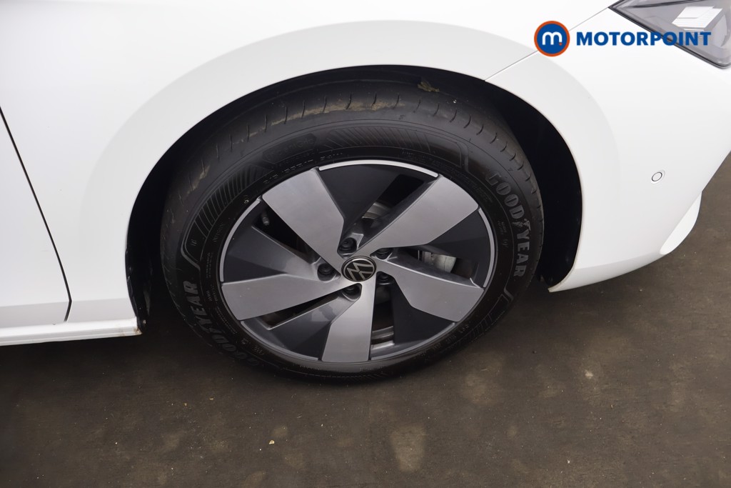 Volkswagen Passat Life Automatic Petrol Plug-In Hybrid Estate - Stock Number (1654189) - 4th supplementary image