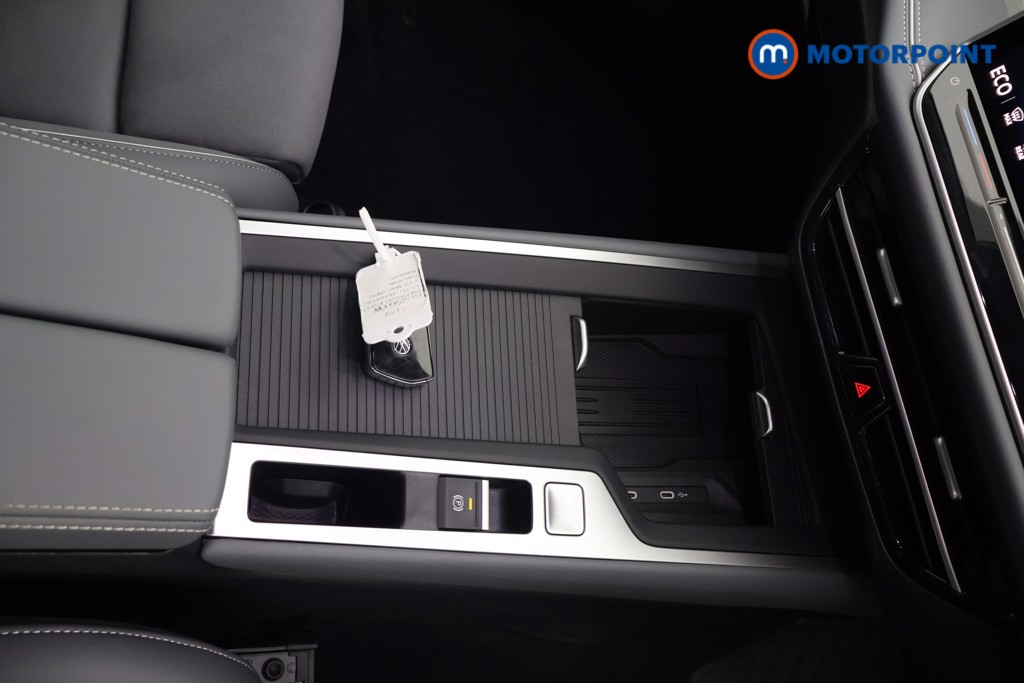 Volkswagen Passat Life Automatic Petrol Plug-In Hybrid Estate - Stock Number (1654189) - 13th supplementary image