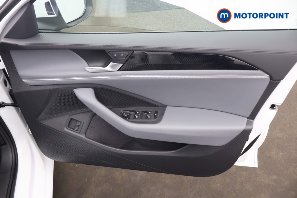 Volkswagen Passat Life Automatic Petrol Plug-In Hybrid Estate - Stock Number (1654189) - 14th supplementary image