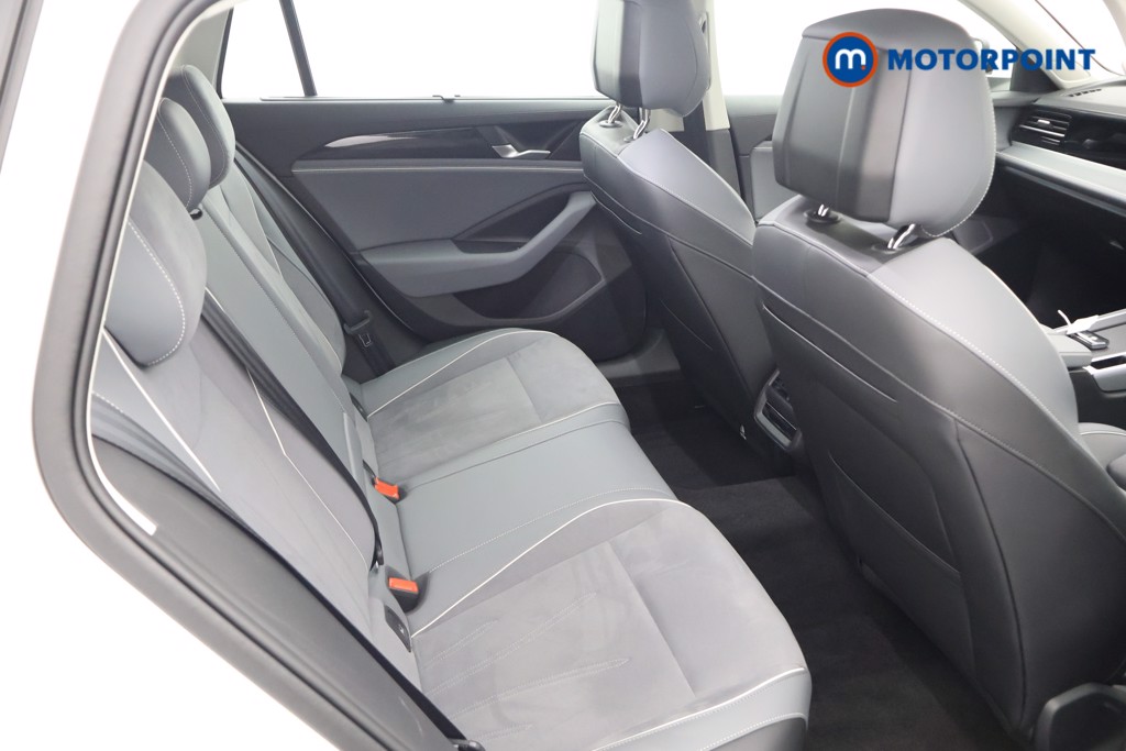 Volkswagen Passat Life Automatic Petrol Plug-In Hybrid Estate - Stock Number (1654189) - 18th supplementary image