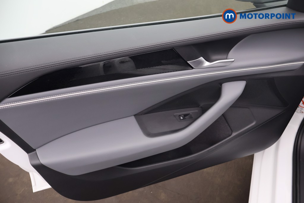 Volkswagen Passat Life Automatic Petrol Plug-In Hybrid Estate - Stock Number (1654189) - 23rd supplementary image