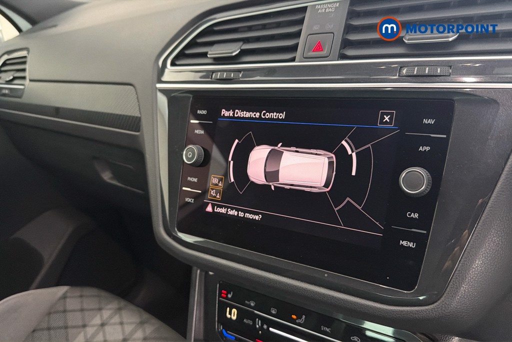 Volkswagen Tiguan R-Line Automatic Petrol SUV - Stock Number (1654210) - 13th supplementary image