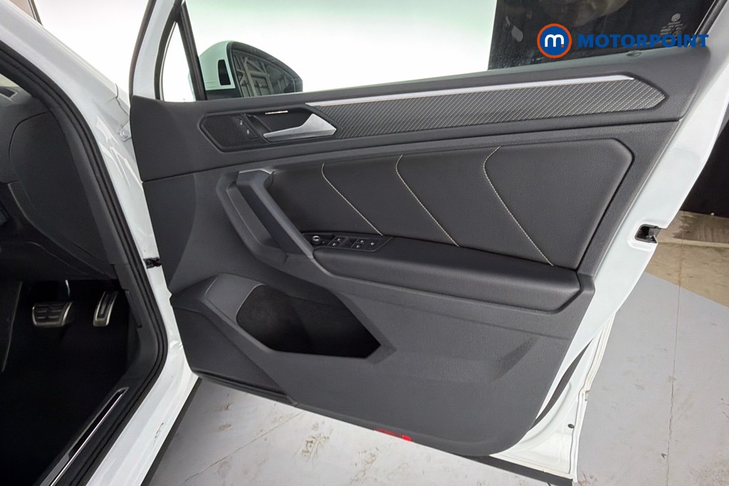 Volkswagen Tiguan R-Line Automatic Petrol SUV - Stock Number (1654210) - 19th supplementary image