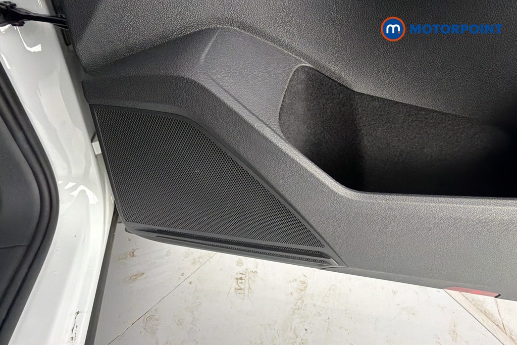 Volkswagen Tiguan R-Line Automatic Petrol SUV - Stock Number (1654210) - 21st supplementary image