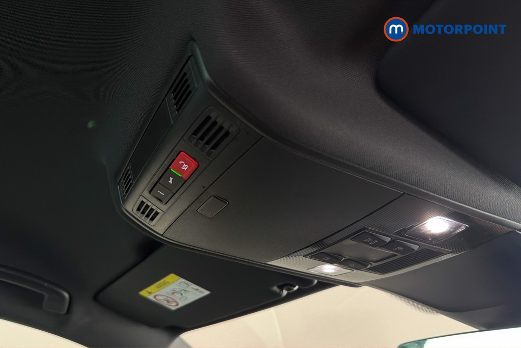 Volkswagen Tiguan R-Line Automatic Petrol SUV - Stock Number (1654210) - 32nd supplementary image